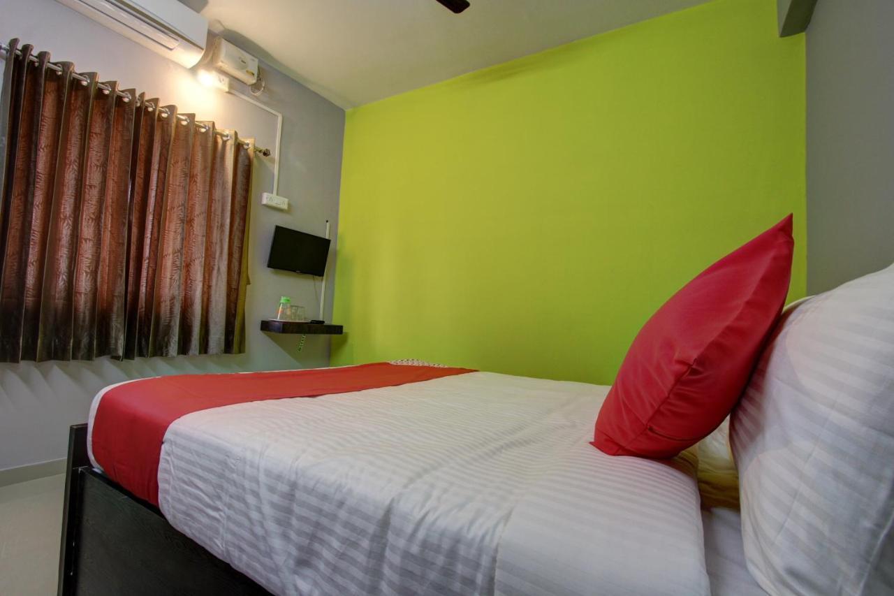 OYO 30971 GM Grande Hotell Mudukarai Exteriör bild