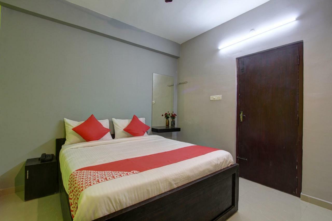 OYO 30971 GM Grande Hotell Mudukarai Exteriör bild