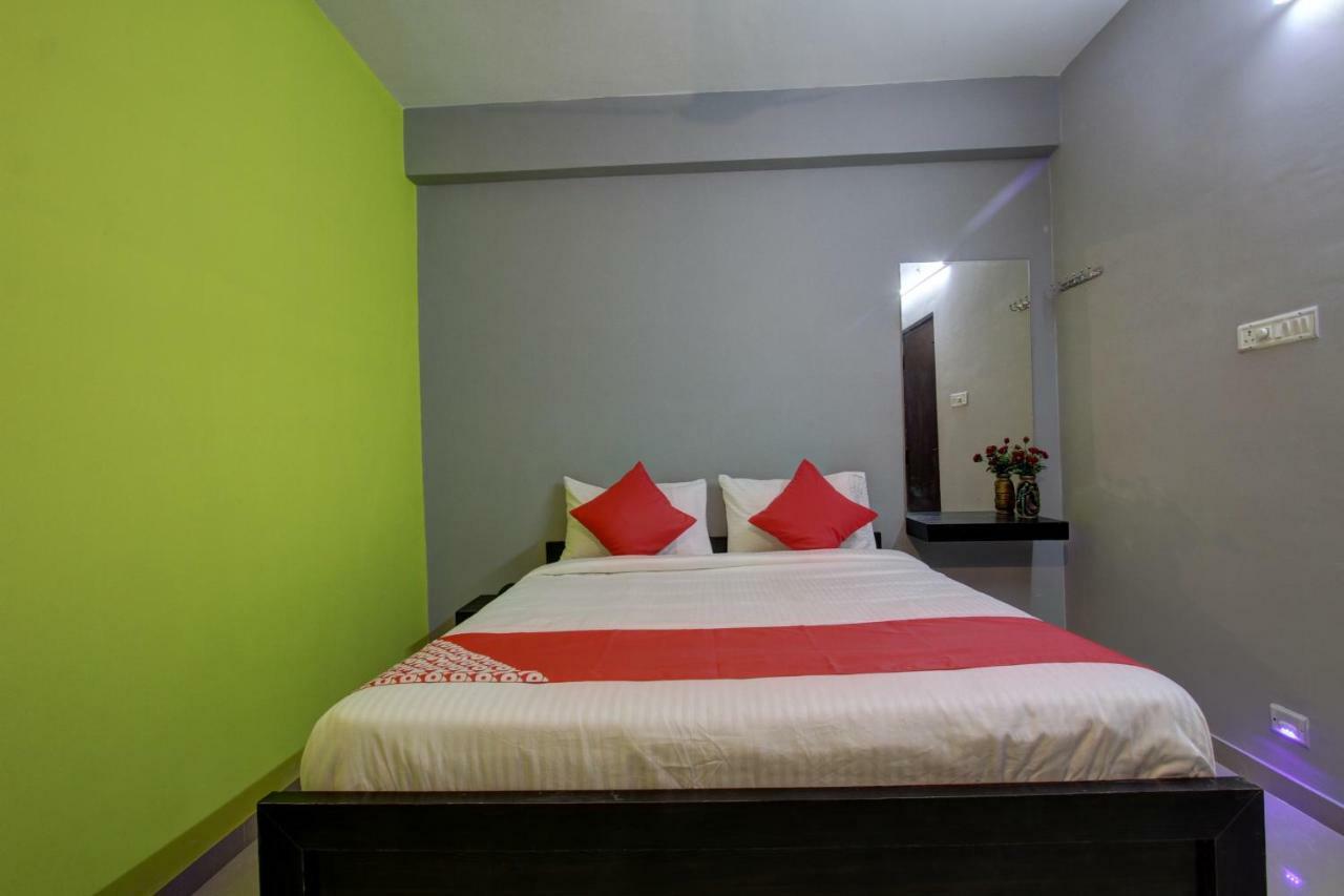 OYO 30971 GM Grande Hotell Mudukarai Exteriör bild